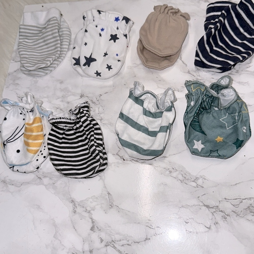Assorted Baby Mittens Set - Picture 4 of 5